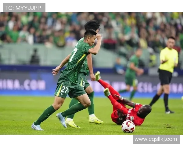 河南建业迎战恒大淘宝争夺中超联赛关键三分的激烈对决