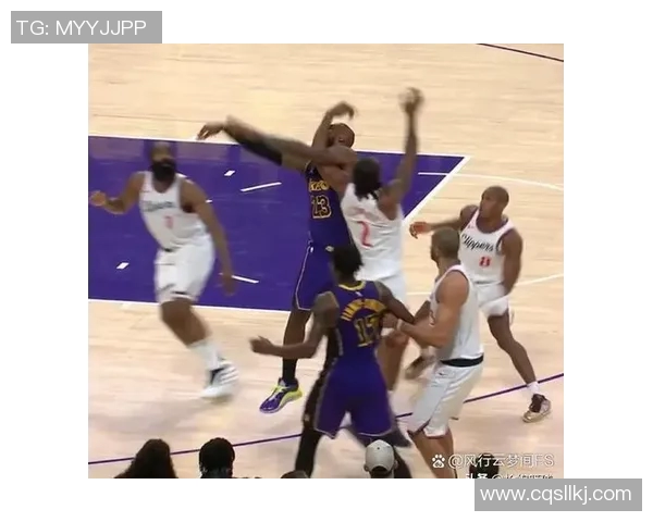 快船与湖人激战12月29日NBA对决引发球迷热议与期待